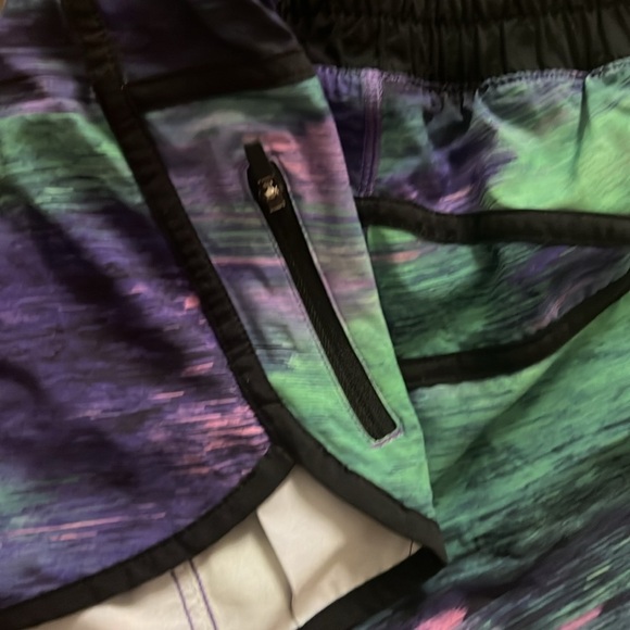 Lululemon Shorts Drop It Low Rio Nights Multi Black Size 6 - Picture 3 of 7